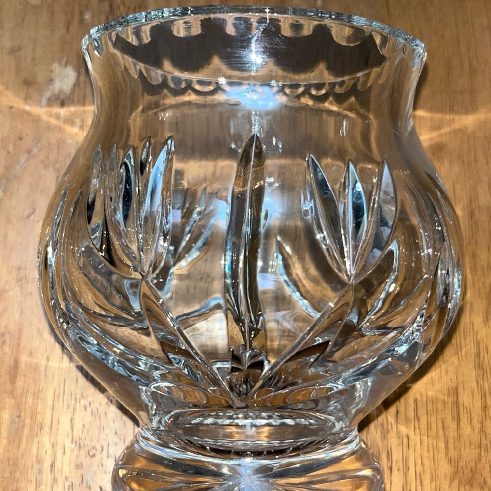 Heavy Full Lead Crystal Tulip Vase - Omega Horseshoe Mark - Deep Cut 24% Crystal - Picture 3 of 7